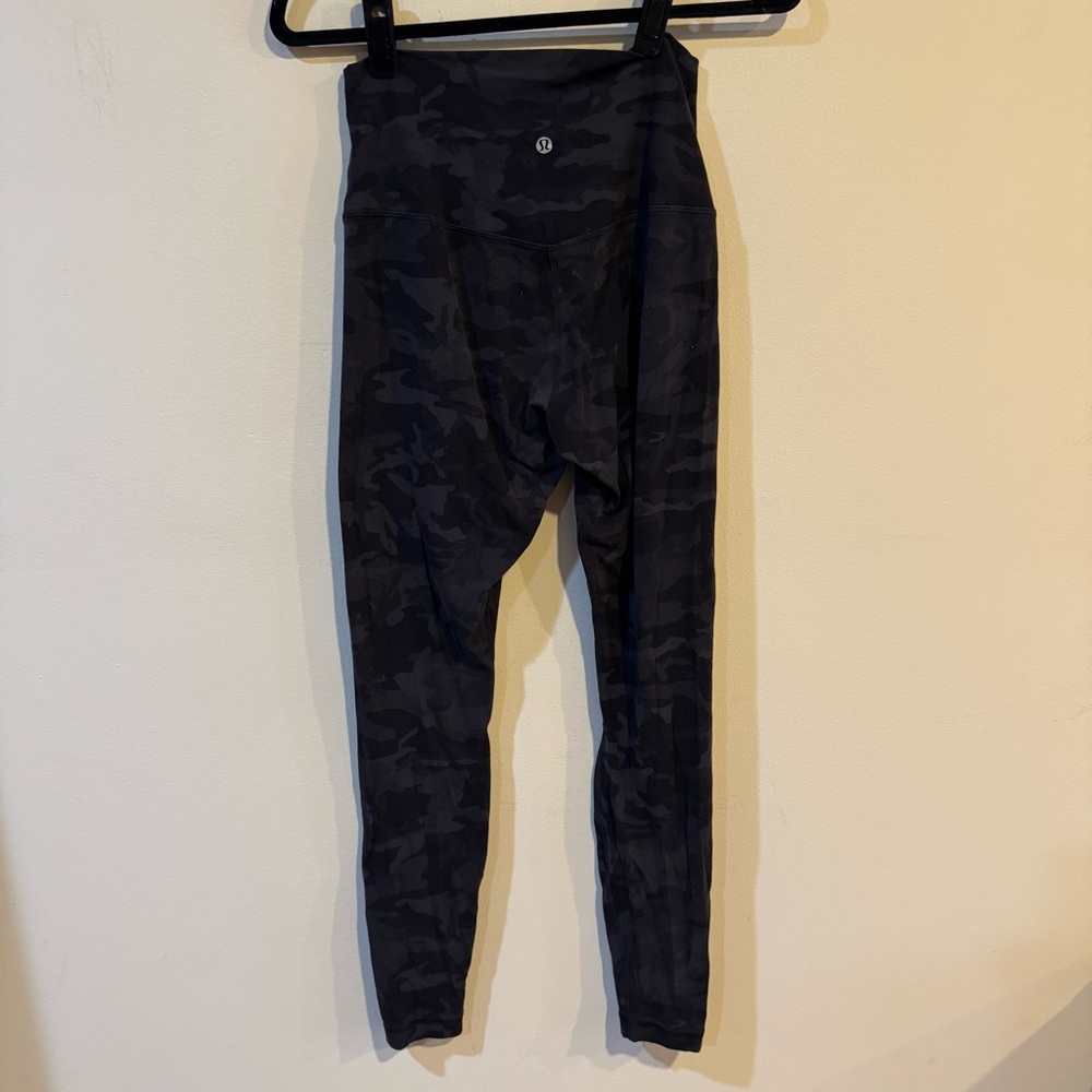 Lululemon align black incognito camo 28” pant - Picture 5 of 8